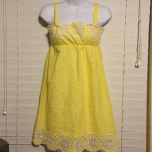 Yellow top or dress