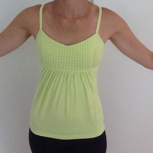 bundle green and two toned lulu tops