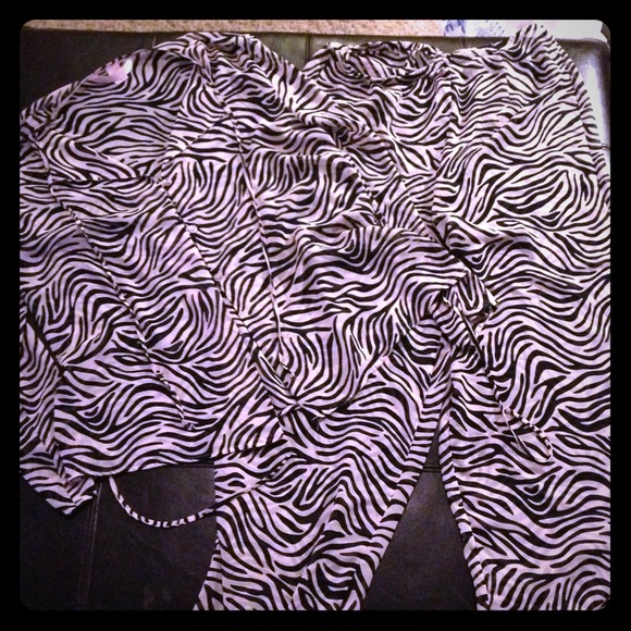 Victoria's Secret Outerwear - Zebra Victoria's Secret pajama set