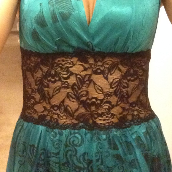 Party dress - Picture 2 of 4