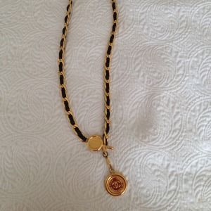 XSOLDX Vintage Chanel gold and leather chain belt