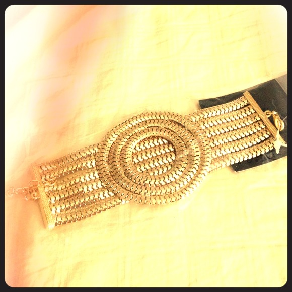 Gold bracelet
