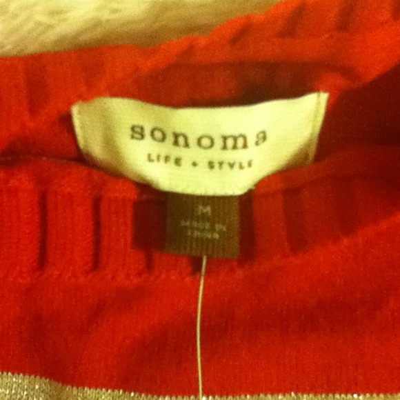 Red winter sweater - Picture 2 of 3