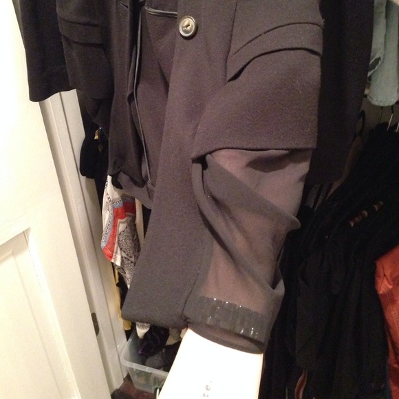 Amazing Eryn Brinie Blazer with Chiffon panel - Picture 3 of 3