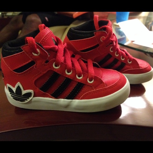 🚫🚫🚫SOLD 🚫🚫🚫Adidas Toddler Shoes - Picture 2 of 3