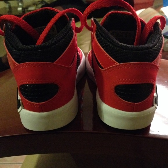 🚫🚫🚫SOLD 🚫🚫🚫Adidas Toddler Shoes - Picture 3 of 3