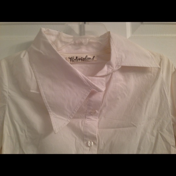 📌Victorialand asymmetrical button up - Picture 2 of 2