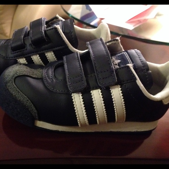 🚫🚫🚫SOLD 🚫🚫🚫Adidas Toddler size 10 - Picture 2 of 2