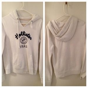 Hollister white hooded sweatshirt