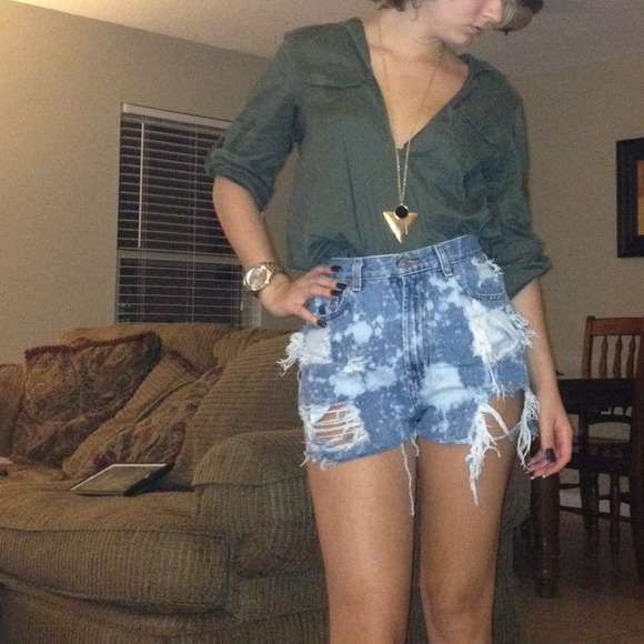 DIY high waisted short shorts, Super destroyed!! - Picture 3 of 4