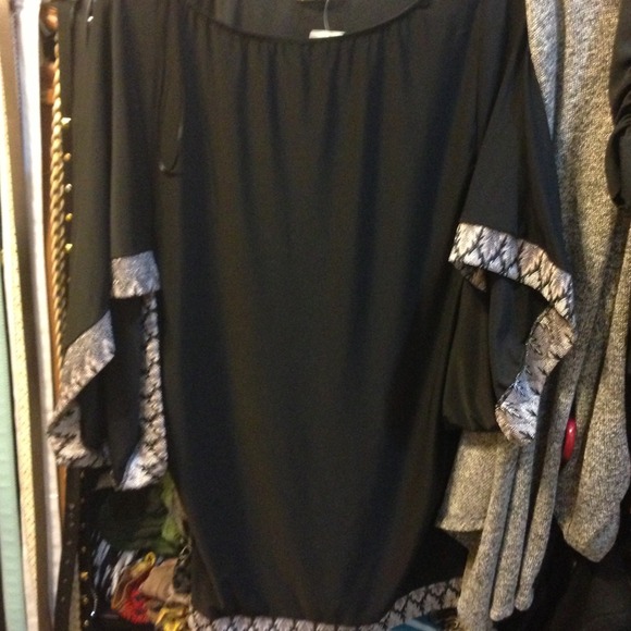 ARDEN B DRESS!! - Picture 3 of 4
