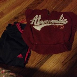 Sweats and sweatshirt bundle