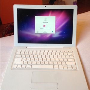 SOLD***macbook!