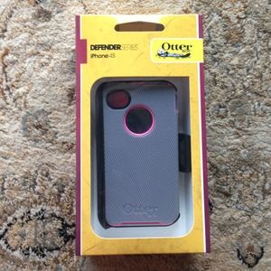 2 iPhone 4/4s Otterbox Defender Series