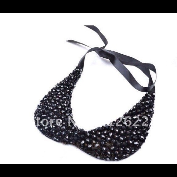 Collar necklace
