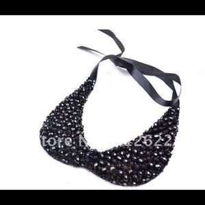 Collar necklace