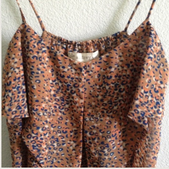 NWOT Tan Leopard Top! - Picture 2 of 3