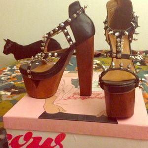 Jeffrey Campbell's "Dominique"