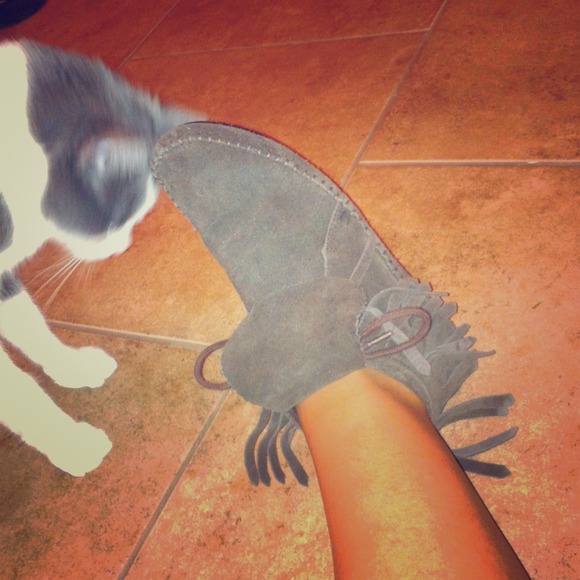 Fringe native Indian ankle boots