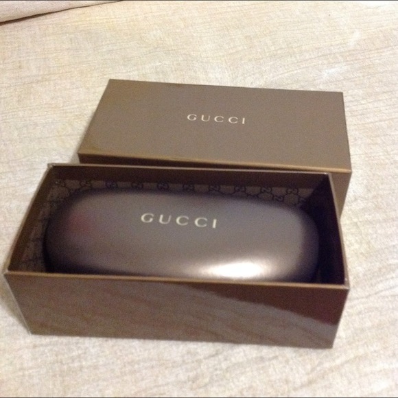 NEW! Gucci sunglasses In red