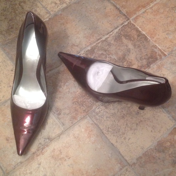 Nine West Shoes - Wine colored Nine West pumps