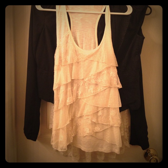 White lace tank top😍