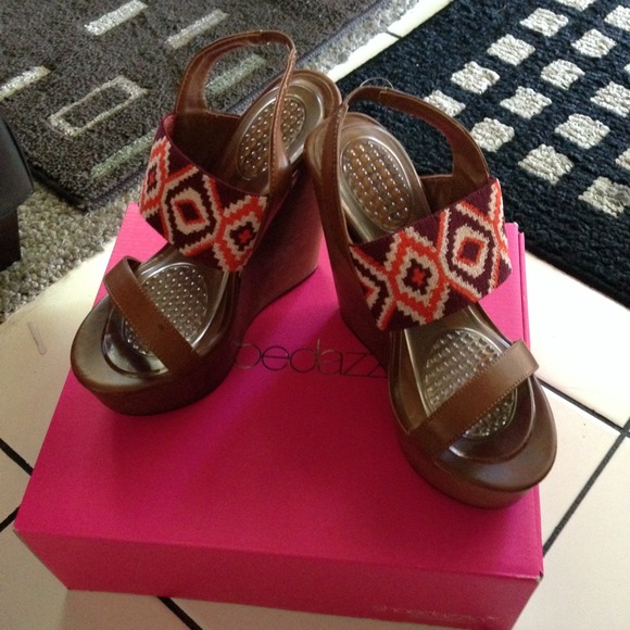 Brown Wedge