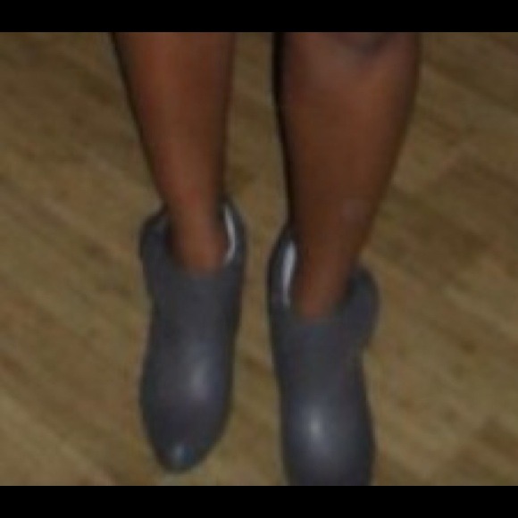Grey Booties - Picture 4 of 4