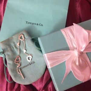Tiffany & Co dainty heart toggle bracelet