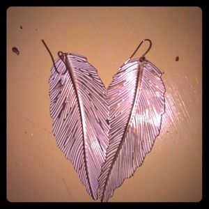 Gold feather earrings!! :)