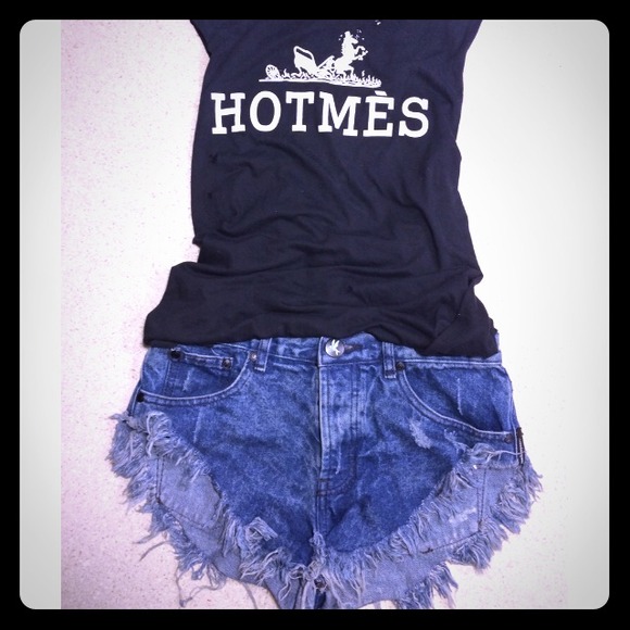 One Teaspoon hot wash-out denim short! Brand new!
