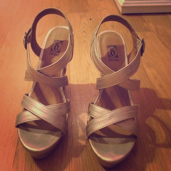 Metallic Wedges