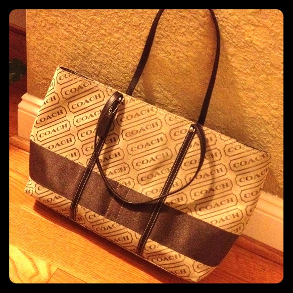AUTHENTIC Coach Bag