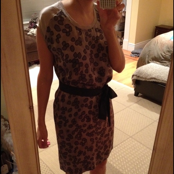 [SOLD] Club Monaco abstract print silk shift - Picture 3 of 3