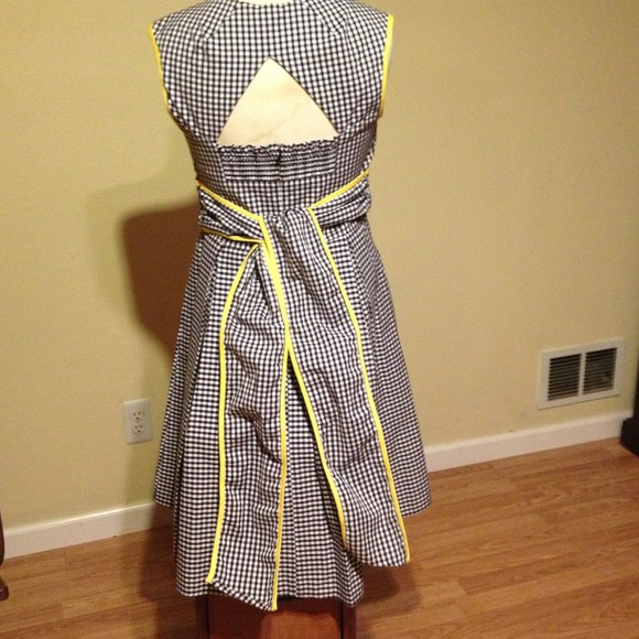 Beautiful black and white check dress - Picture 3 of 4