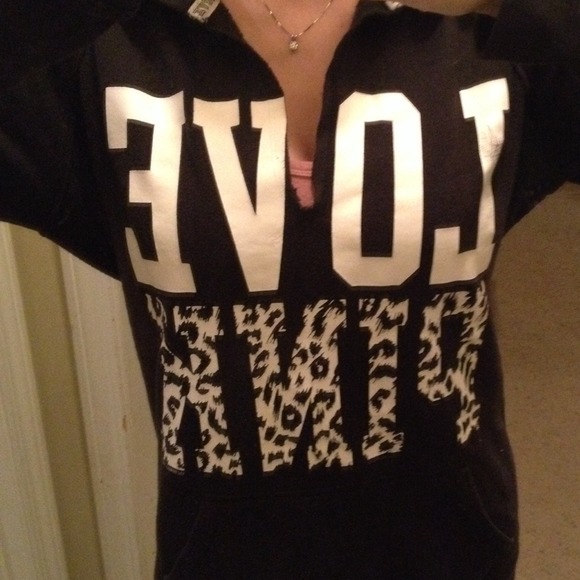 ❤️sold RARE VS pullover hoodie cheetah font - Picture 4 of 4