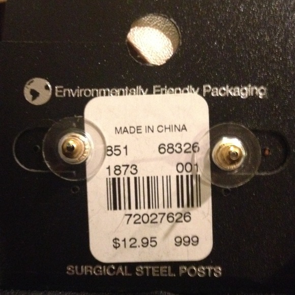 Flower Earrings - Picture 2 of 2