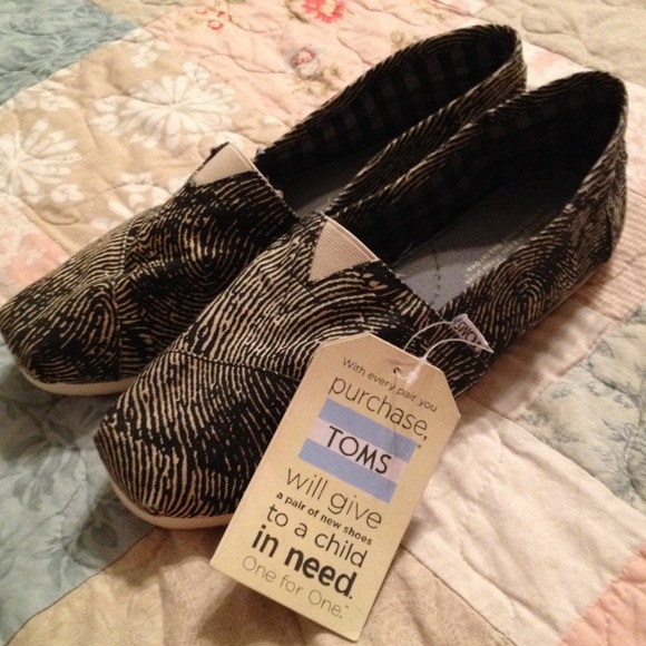 TOMS - brand new with tags!