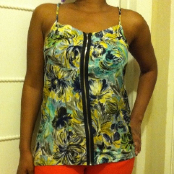 Sizes available: Small,Medium,Large