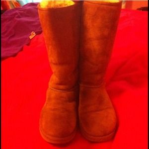 Cute Tall chestnut UGG boots! Make offer!