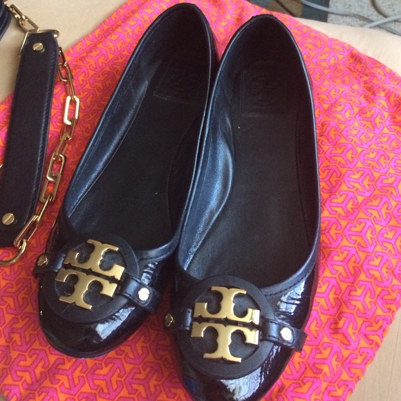 💯authentic Tory burch black flats