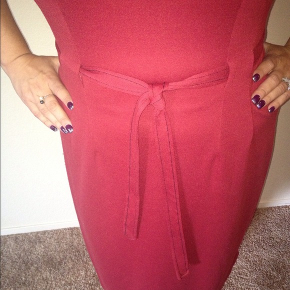 Red Dress - Picture 4 of 4