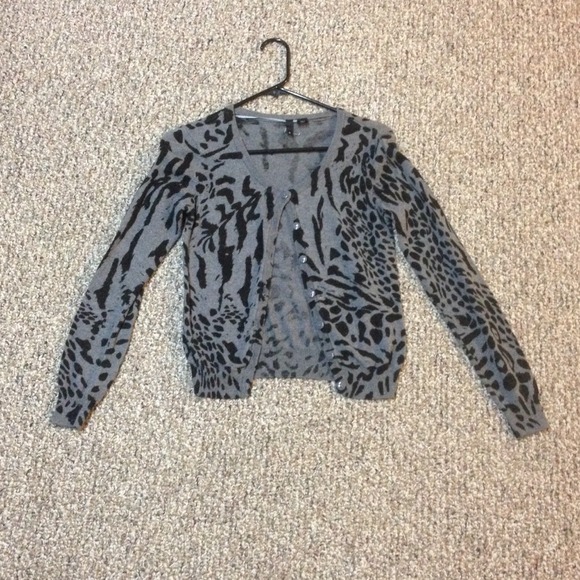 H&M button up sweater