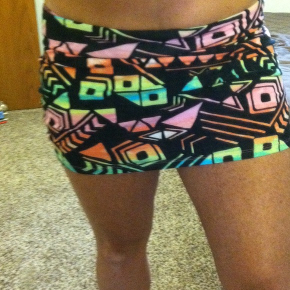 🎀💃REDUCED 20%!!💃🎀 VS tribal skirt ☺️ - Picture 3 of 3