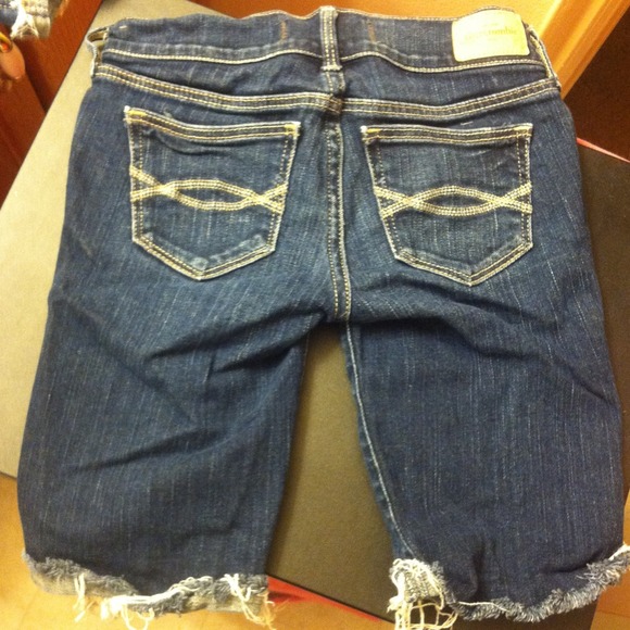 Ambercrombie Shorts - Picture 2 of 3