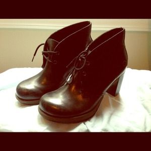 Dr. Martens Viviana 2 Eye Desert Boot