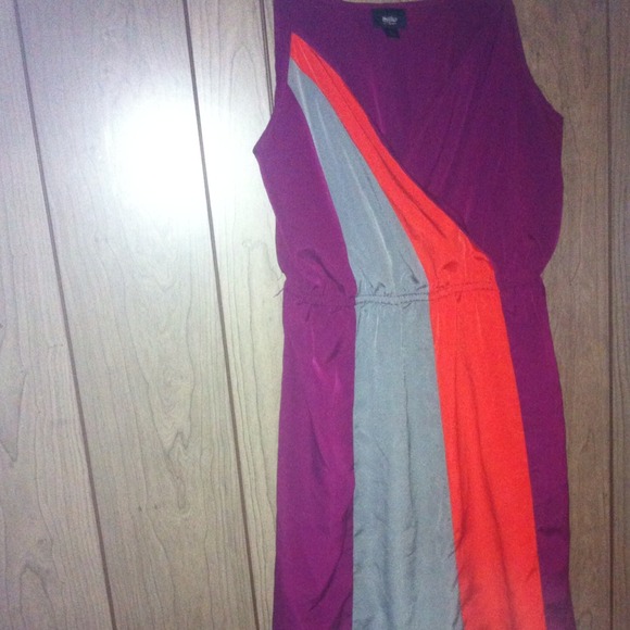 Dress - Picture 2 of 2