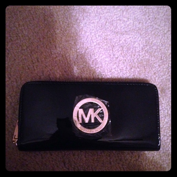 Micheal kors wallet inspired