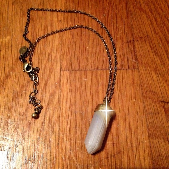 Vintage-Like Stone Necklace NWOT