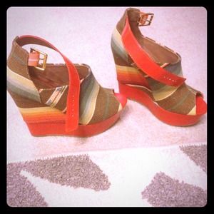 Bakers Aztec printed wedge